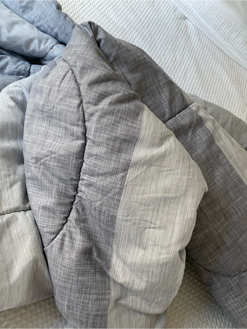 Gray & White Striped Comforter - Neutral Home Bedding 86in х 80in